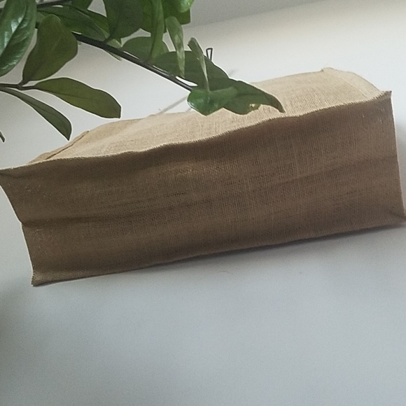 ***SOLD***Tan Burlap/ Rattan Tote Bag - Picture 5 of 8